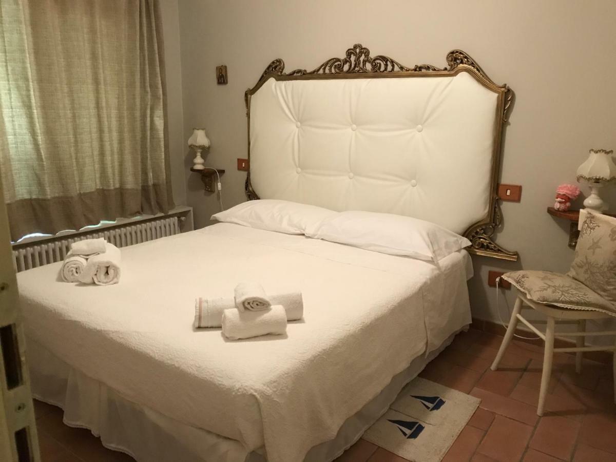 Villa Ancora bilocale Marina di Massa Exterior foto